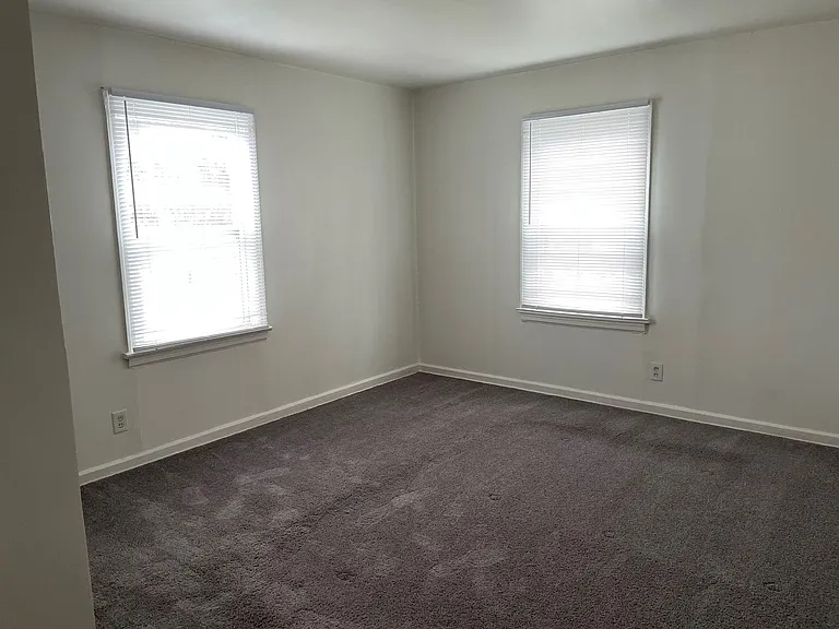 1510 Sloan St — Photo 7