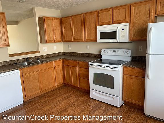3rd image of 2 Cottonwood Ln #11399848
