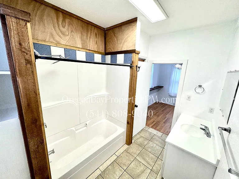 1596 McPherson St — Photo 19