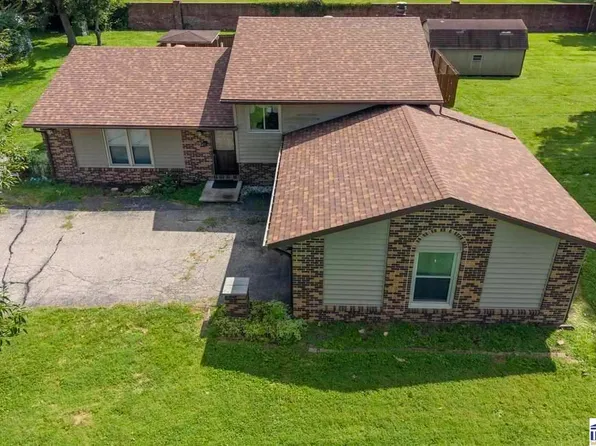 101 E Southglen Dr, Terre Haute, IN 47802