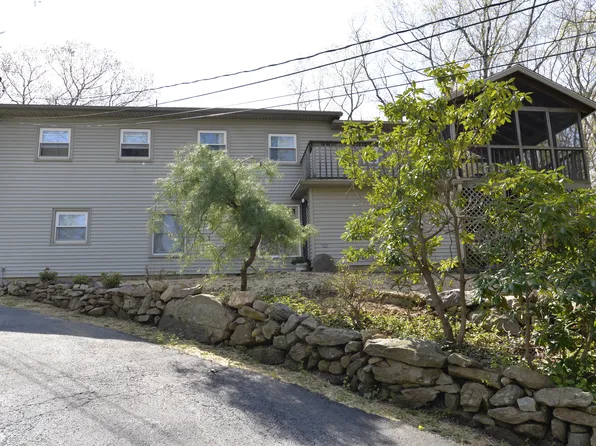 25 Oak Road, New Milford, CT 06776