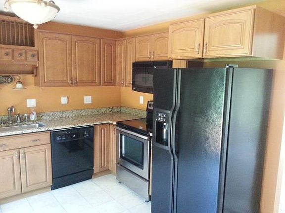 4th image of 588 Sonny Ln