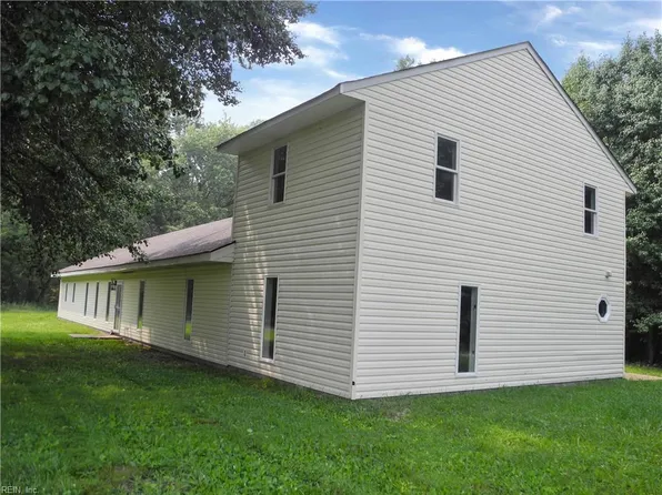 4476 Noahs Ln, Gloucester, VA 23061