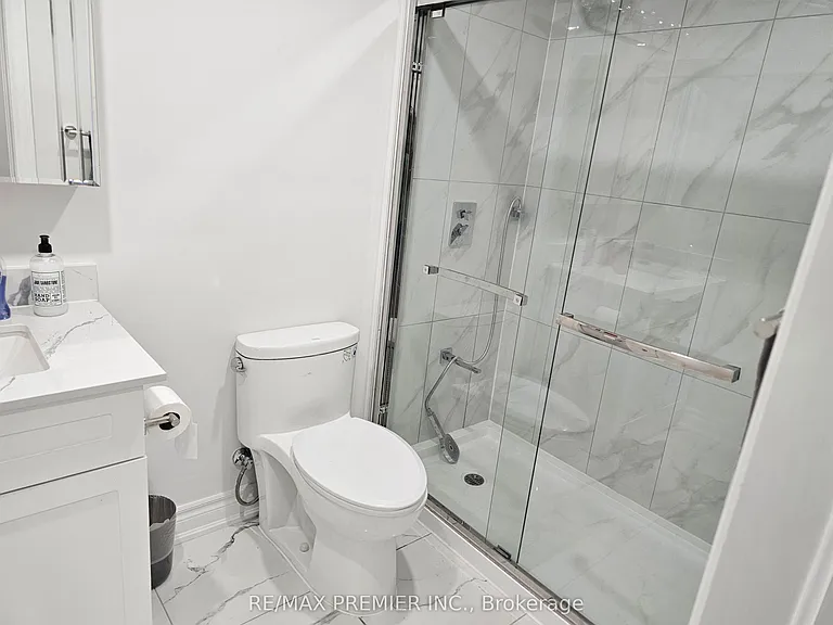 16 Vineyard Ct #B — Photo 22