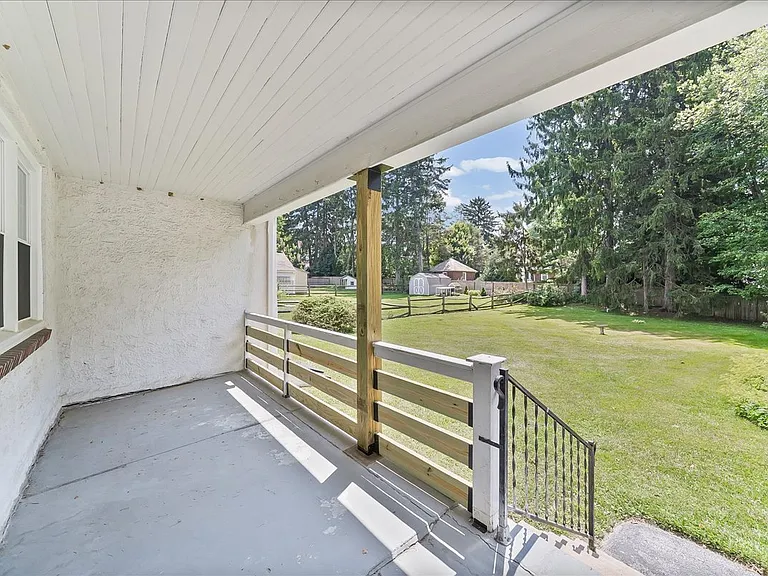 8 Stanton Ave — Photo 10