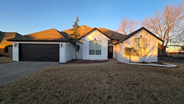 2900 Cimarron Dr — Photo 1