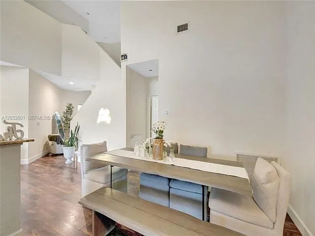 16339 Malibu Dr — Photo 9