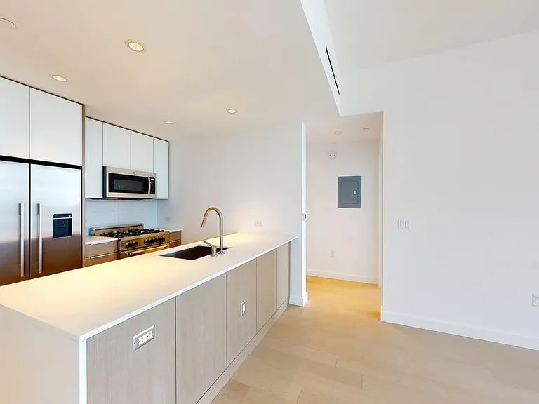 242 W 53rd St #59C — Photo 5
