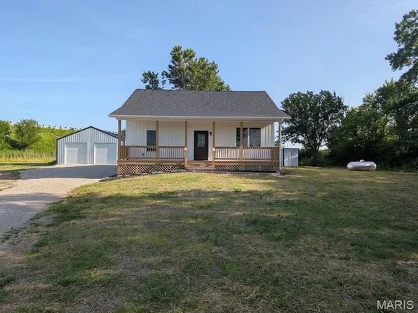 2216 N 15th Ave, Litchfield, IL 62056