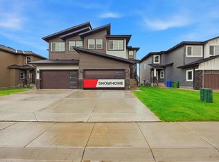 30 E Waterford Mews, Chestermere, AB T1X 3B4