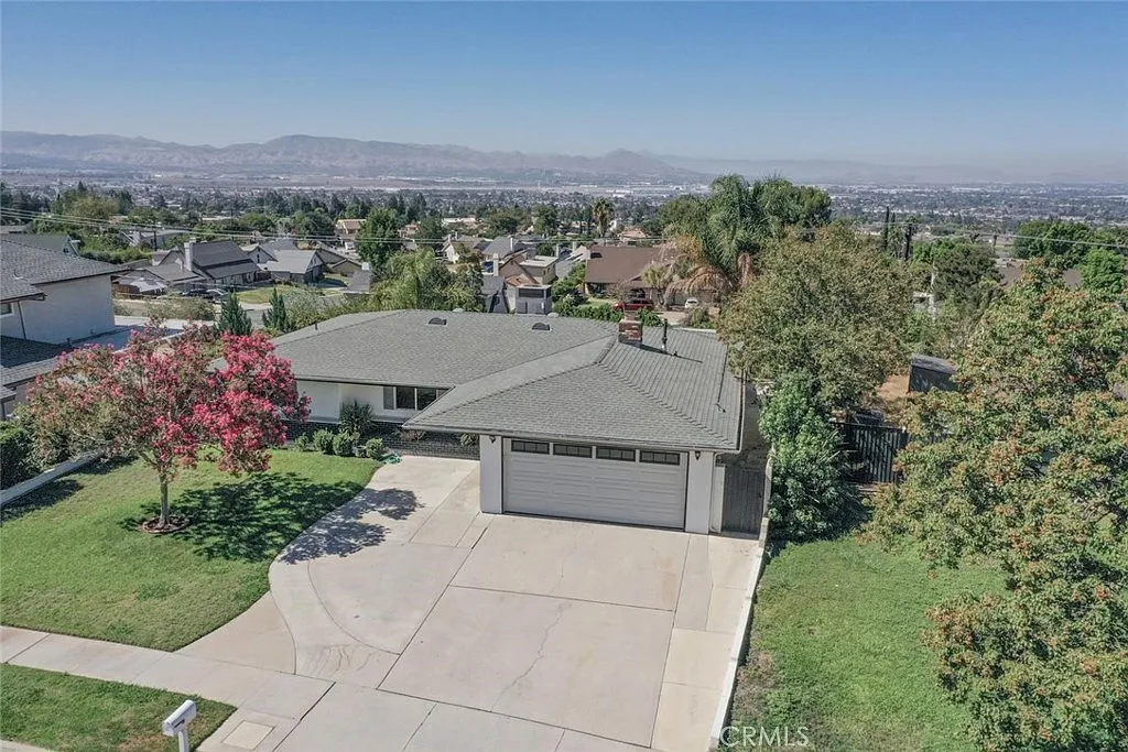 3 bed, 1552 sqft, $3,500 — Photo 4