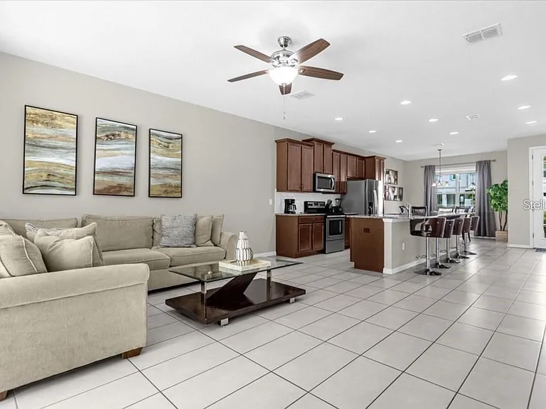 1540 Carey Palm Cir #1 — Photo 2
