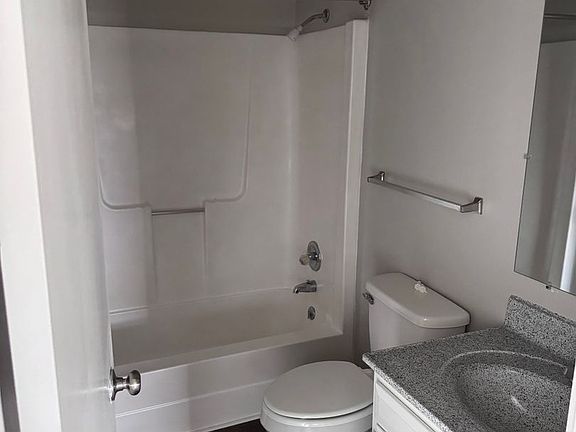 5th image of 4301 S 6th St #107