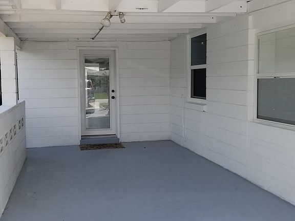 3rd image of 123 Laurie Dr