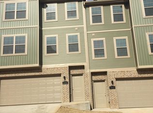 2824 W Auburn Dr, Fayetteville, AR 72704