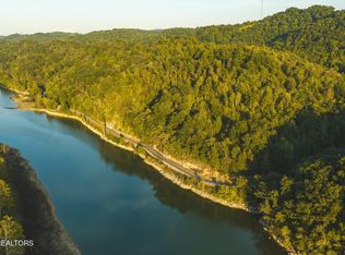 605 Bullen Valley Rd, Thorn Hill, TN 37881