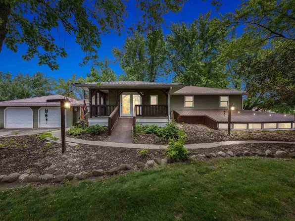 1997 206th St, Independence, IA 50644