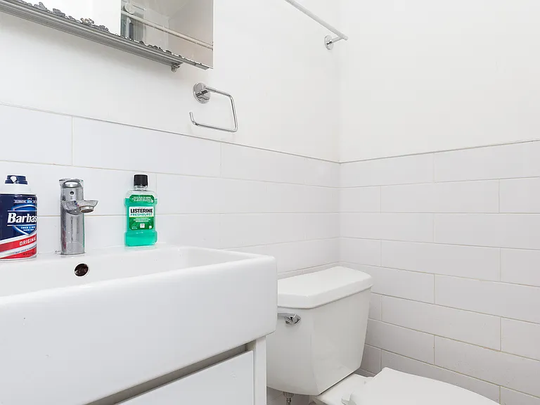 228 E 27th St #2B — Photo 5