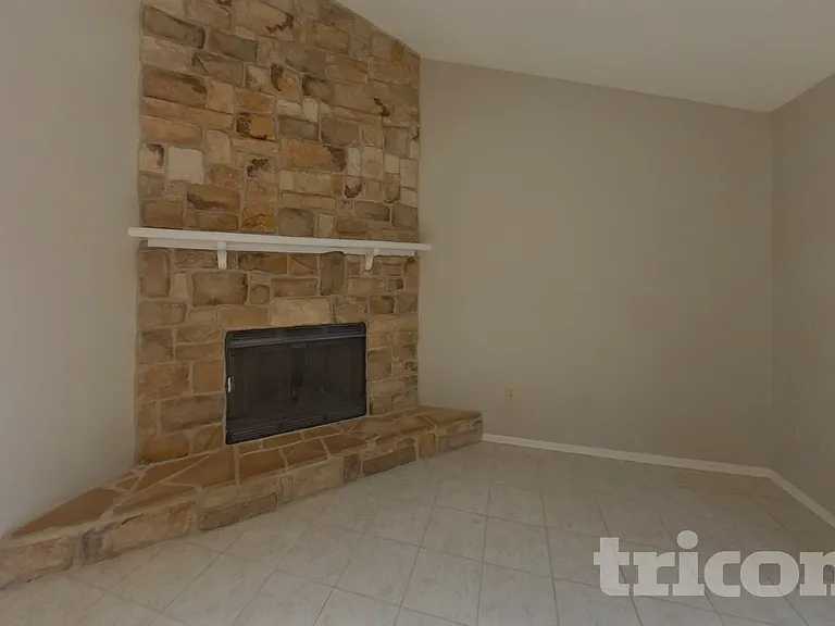 7943 Longshadow Ct — Photo 2