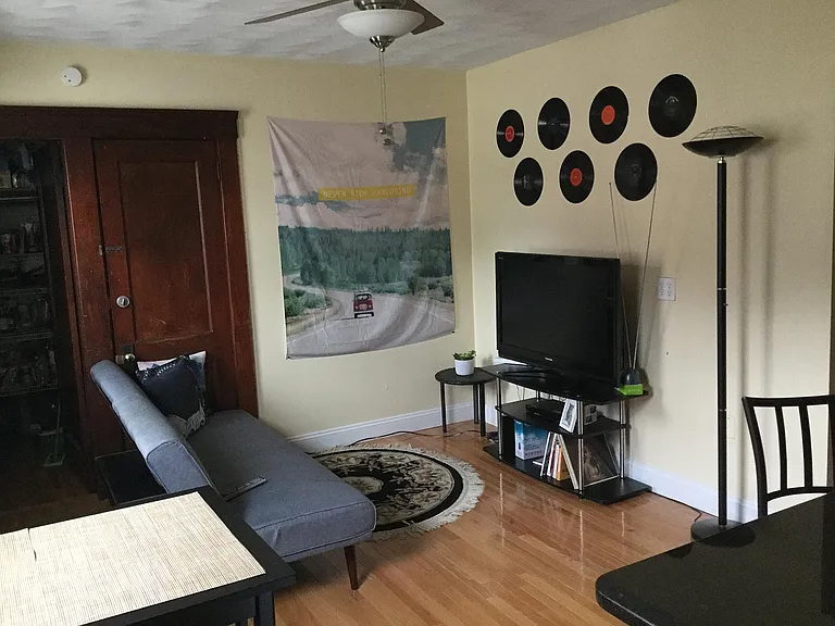 223 Holland St #U2 — Photo 4