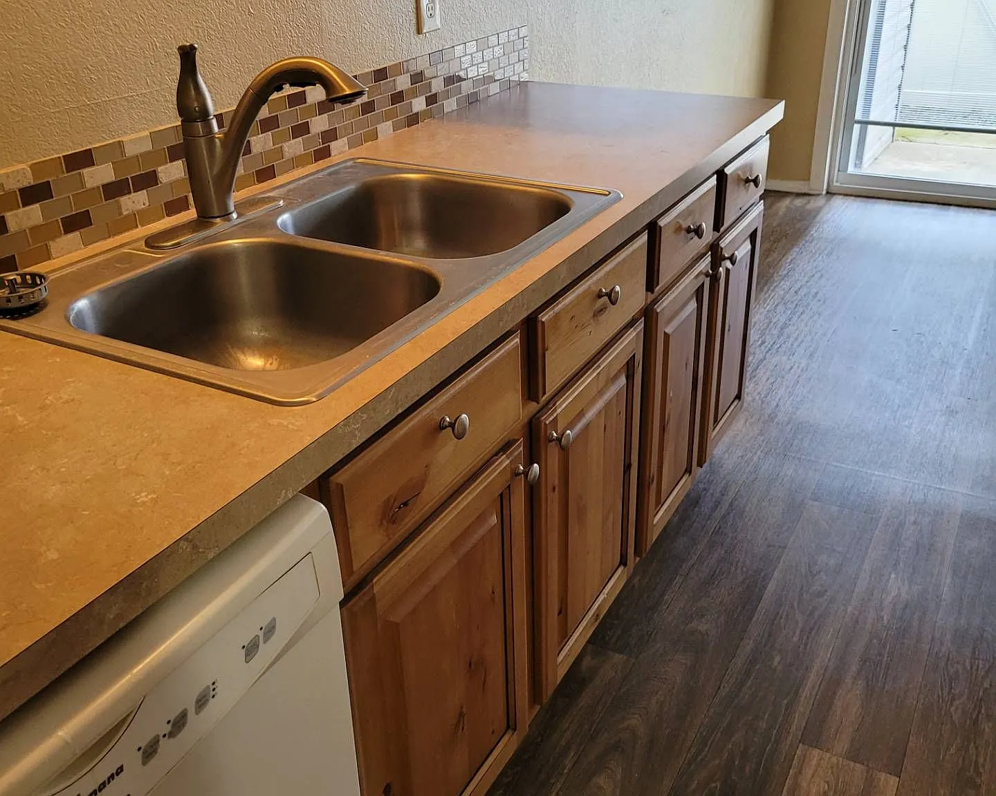 AC-0000 | 1715 Center Ave — Photo 1