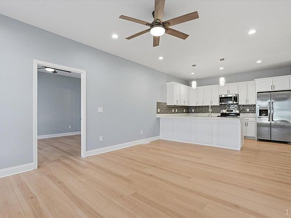 4th image of 503 Henry St