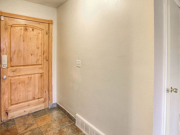 5th image of 3159 S Stanton Dr