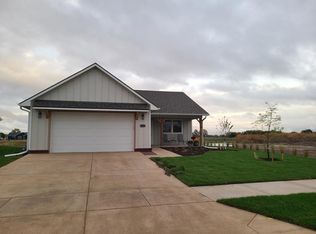 414 Dala Dr, Lindsborg, KS 67456