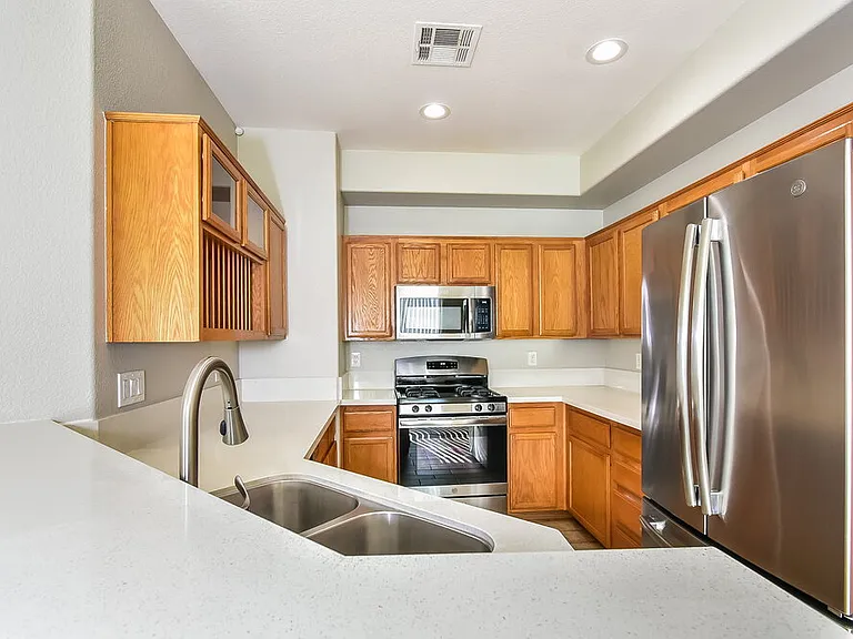 5720 Athinas St — Photo 7