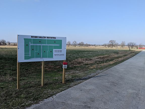 3rd image of Illinois River Dr