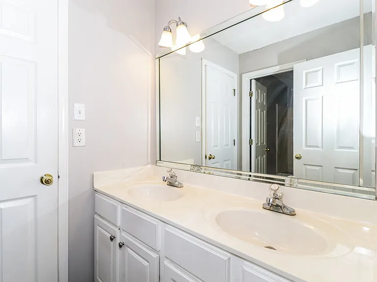 1153 Hunters Green Cir S — Photo 19