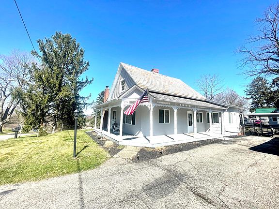 3rd image of 20 Lakeview Dr