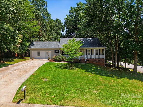 4th image of 147 Valley Glen Dr