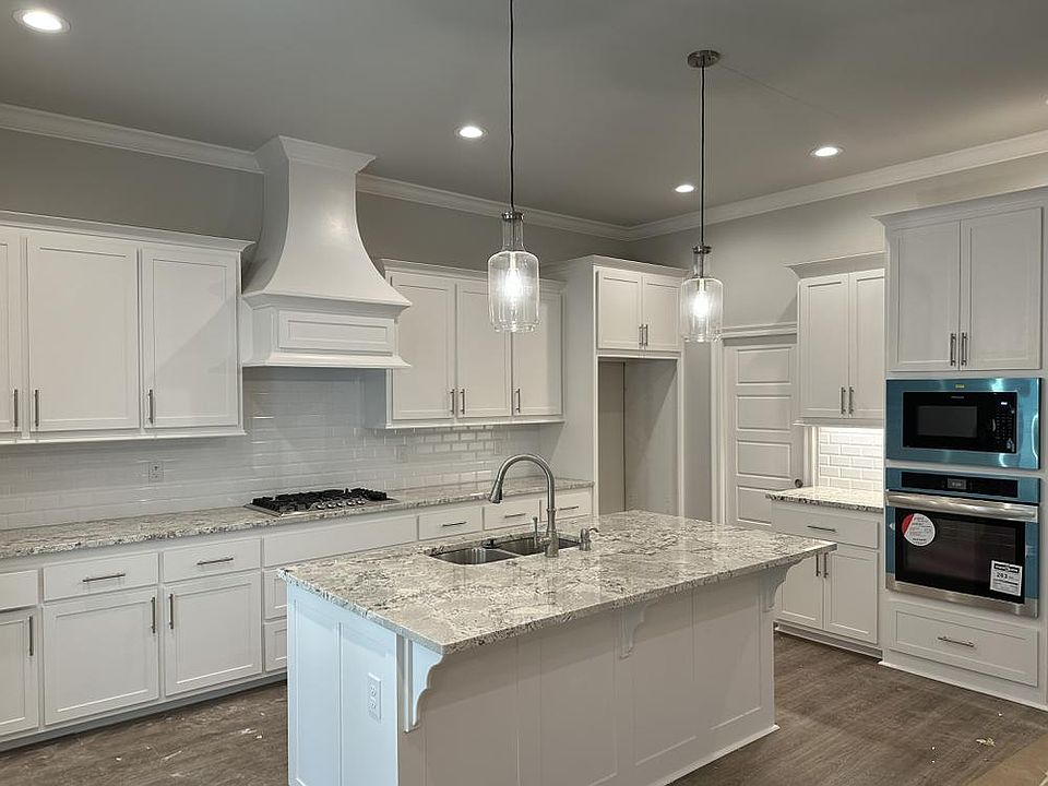 2nd image of 8931 Magnolia View Dr