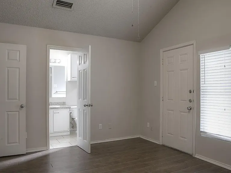 10125 Bugle Dr — Photo 6