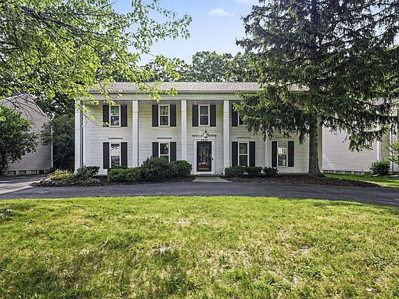 2nd image of 5535 Piccadilly Cir S
