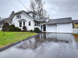 6 Berkeley Pl, Newington, CT 06111