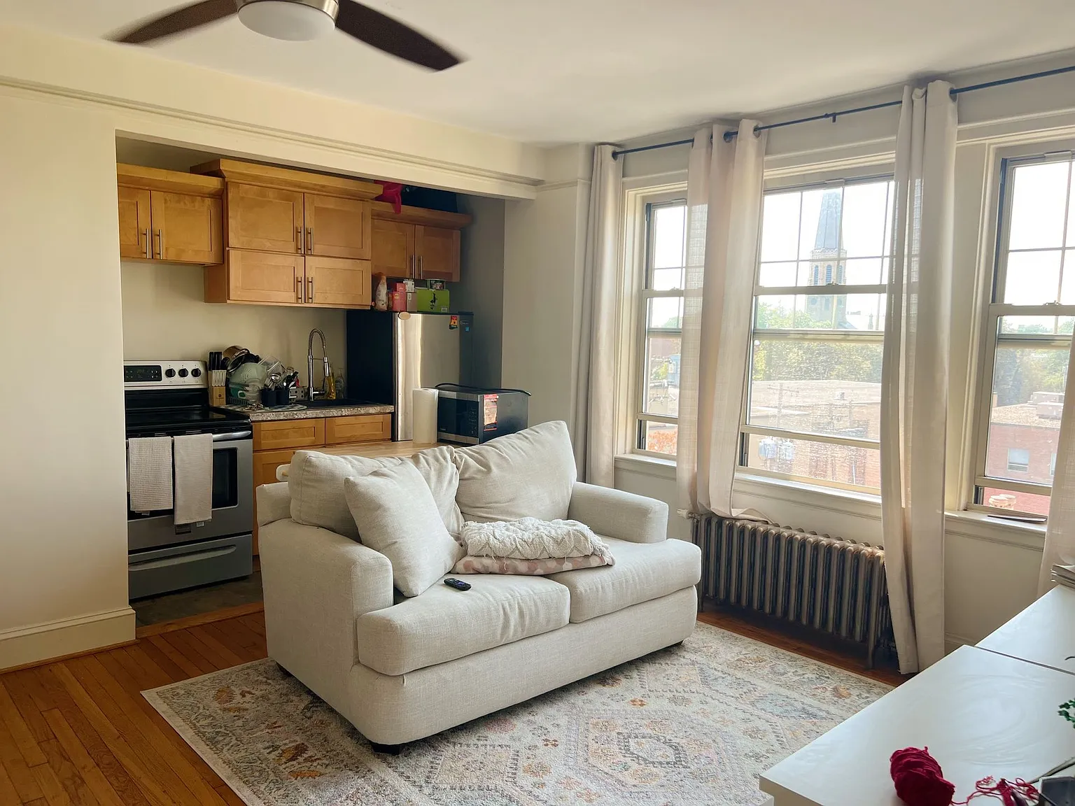Mayflower Apartments — Photo 3