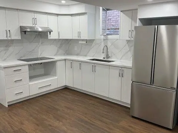 107 Harvest Hills Blvd #Basement, East Gwillimbury, ON L9N 0B4