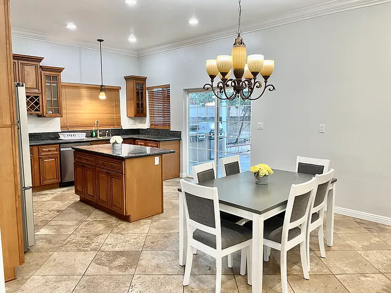 10102 Imperial Ave — Photo 7