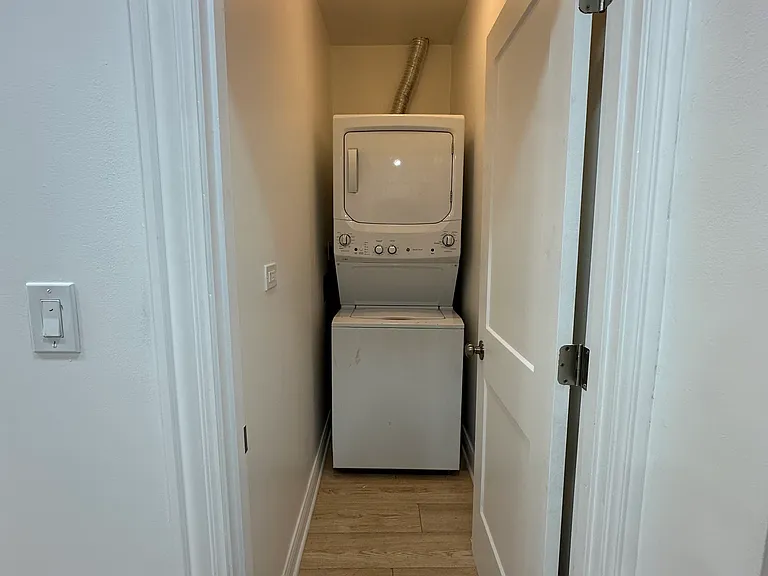 1507 W Nelson St #1 — Photo 6