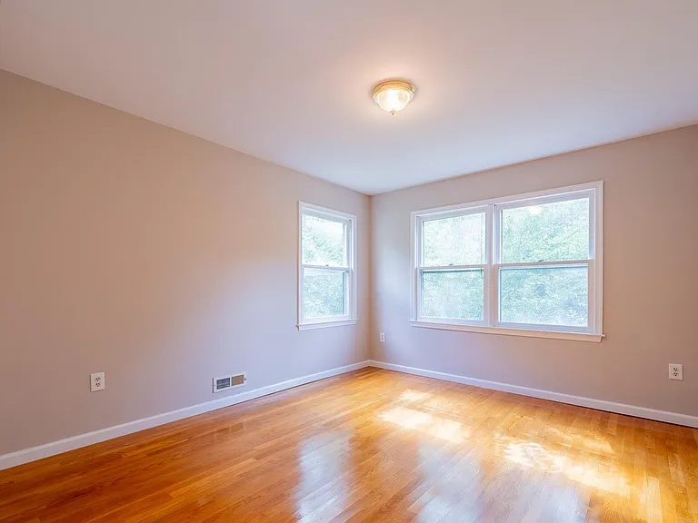 20 Bittersweet Dr — Photo 17