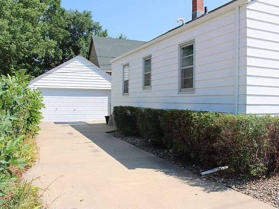 3rd image of 722 5th St