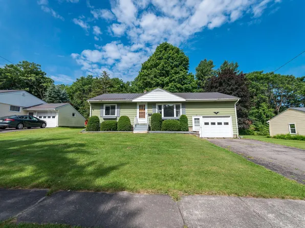 43 Wellington St, Malone, NY 12953