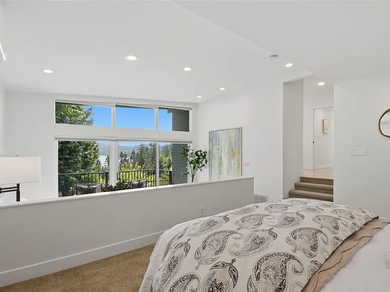 639 W Lake Sammamish Pkwy NE — Photo 6