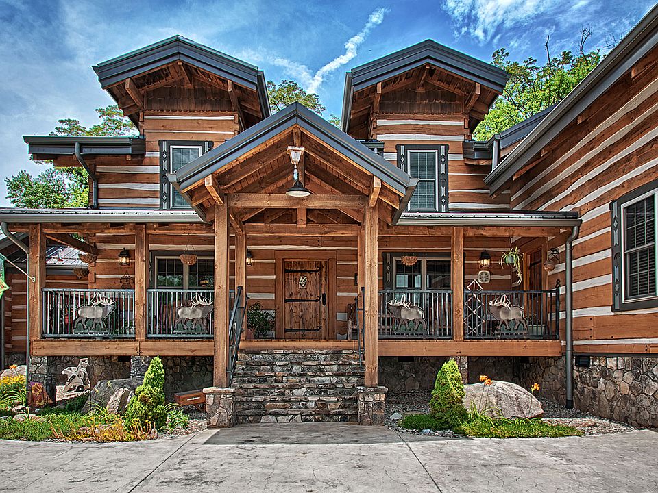 Craftsman Custom Log Home
