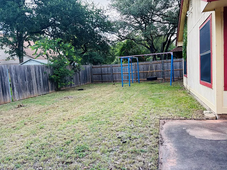 7806 Taranto Dr — Photo 12