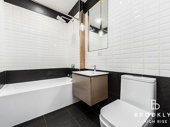 4th image of 311 Woodbine St APT 1A