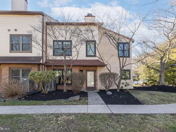 1 Heather Ct, Newtown, PA 18940