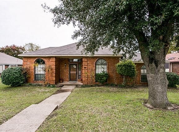 2nd image of 716 Desoto Dr